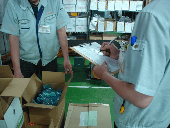 ������Ѓ��f�B�G�C�^�[�l�@��ƕ��i